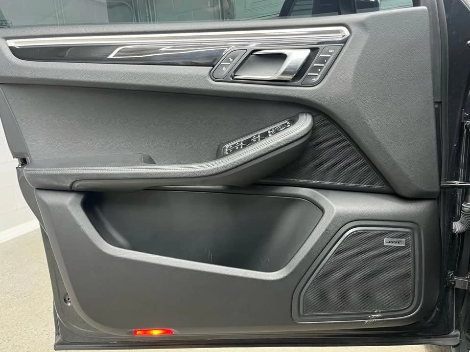 2017 Porsche Macan - Image 10 of 20