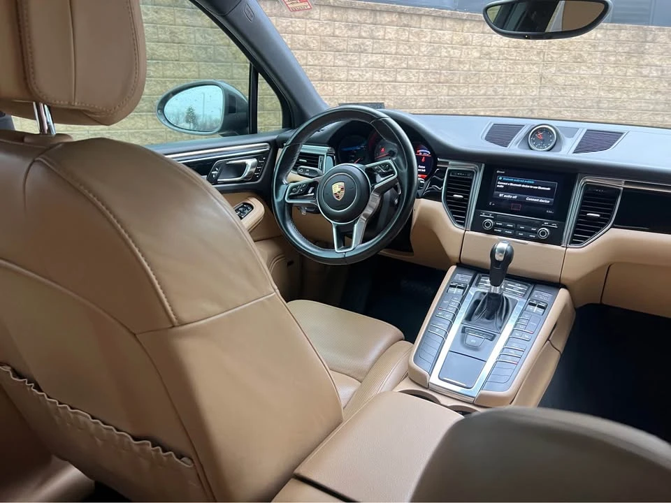 2017 Porsche Macan - Image 9 of 12
