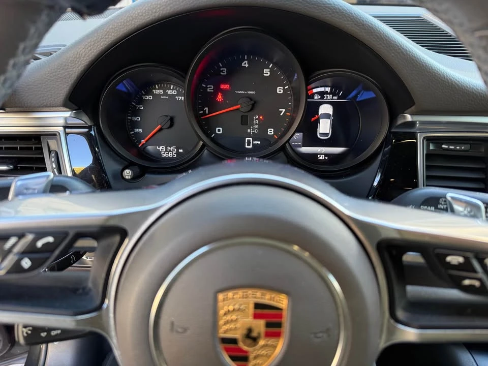 2017 Porsche Macan - Image 8 of 8