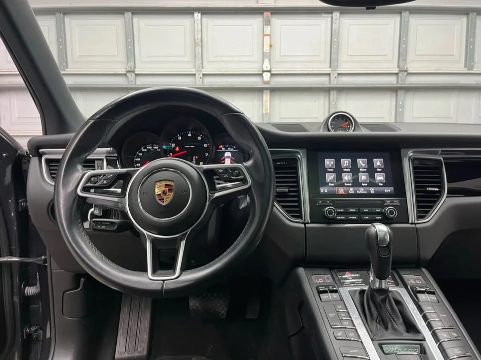 2017 Porsche Macan - Image 17 of 20