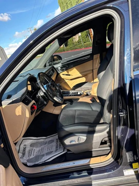 2017 Porsche Macan - Image 7 of 8