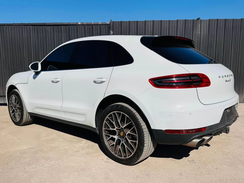 2017 Porsche Macan S - Image 11 of 12