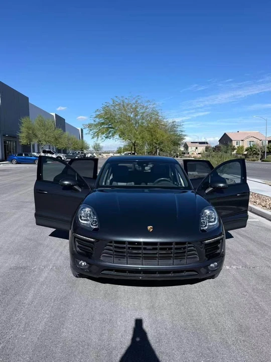 2017 Porsche Macan - Image 3 of 8