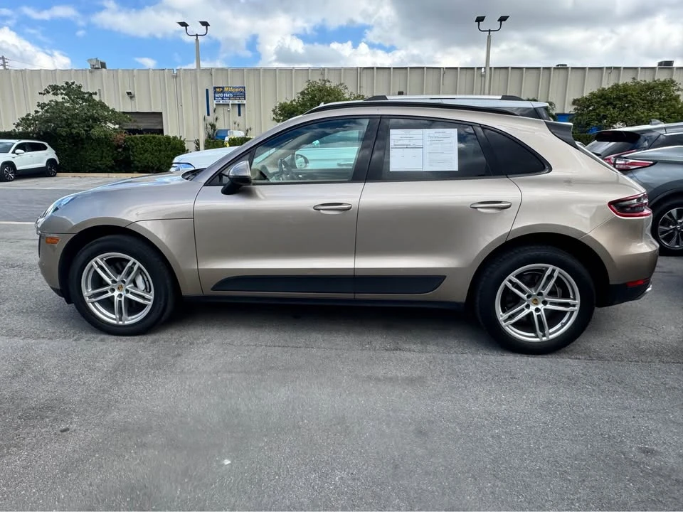2017 Porsche Macan - Image 4 of 12