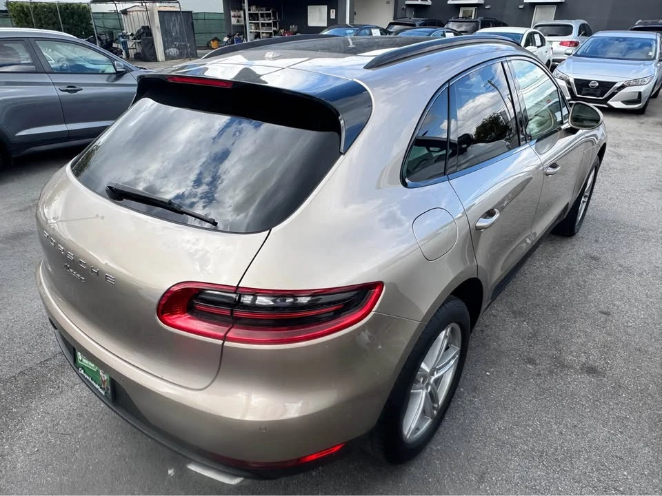 2017 Porsche Macan - Image 7 of 12