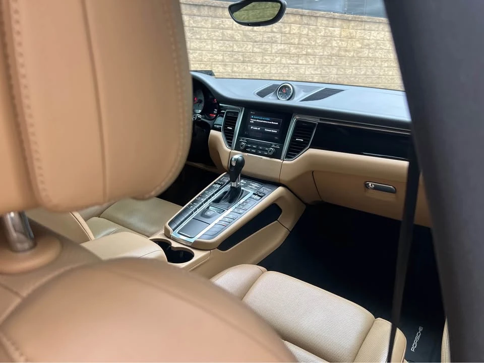 2017 Porsche Macan - Image 8 of 12