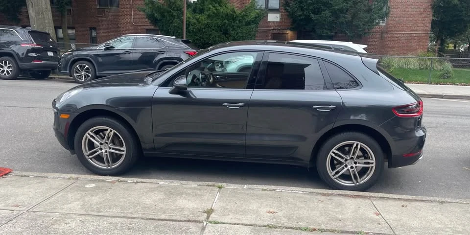 2017 Porsche Macan - Image 3 of 18