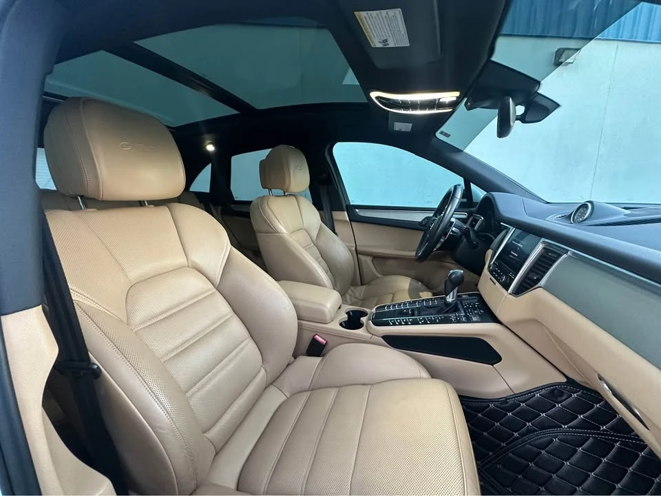 2017 Porsche Macan - Image 11 of 12