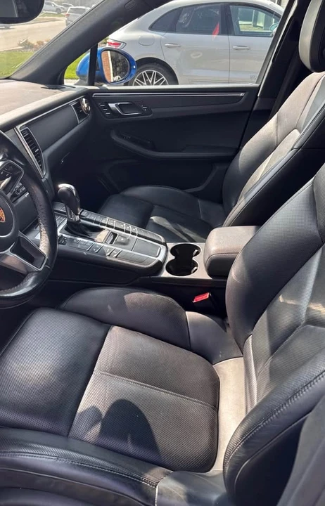 2017 Porsche Macan - Image 6 of 6