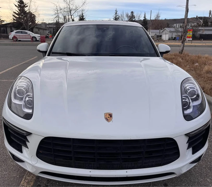 2017 Porsche Macan - Image 2 of 3