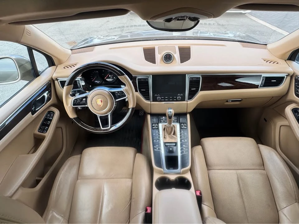 2017 Porsche Macan - Image 11 of 12