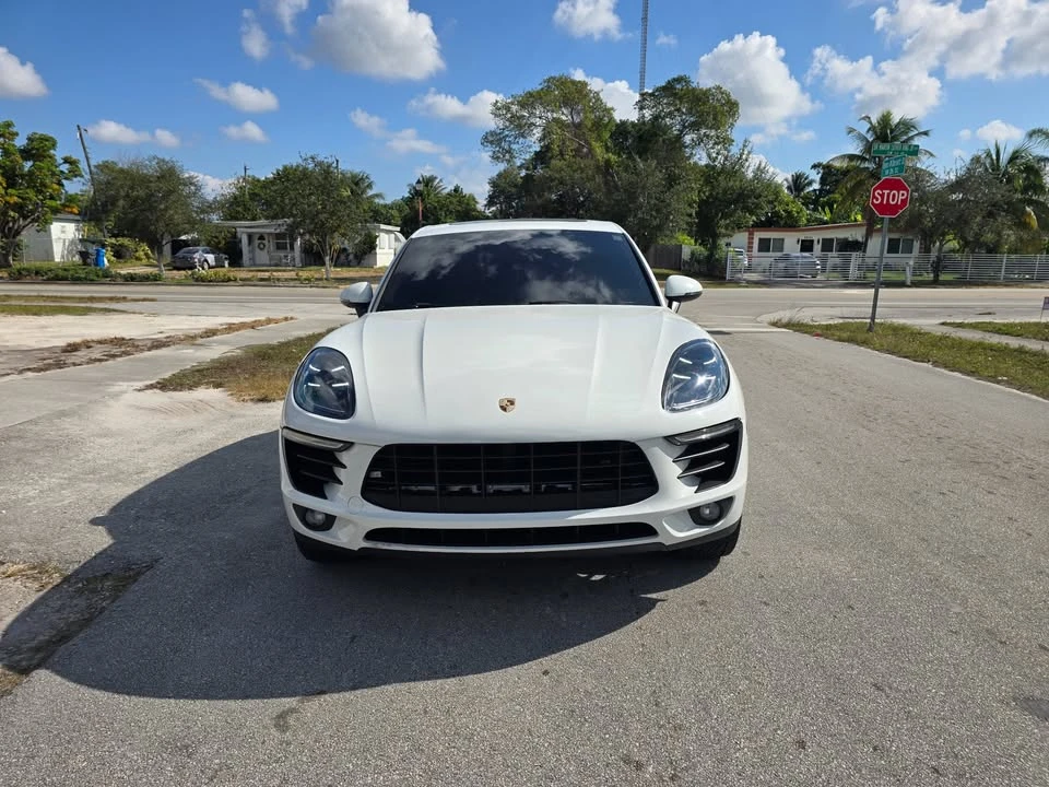 2017 Porsche Macan - Image 2 of 11
