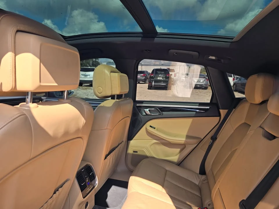 2017 Porsche Macan - Image 11 of 11