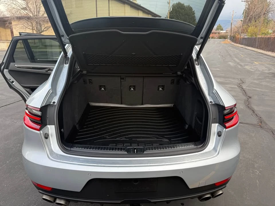 2017 Porsche Macan - Image 16 of 20