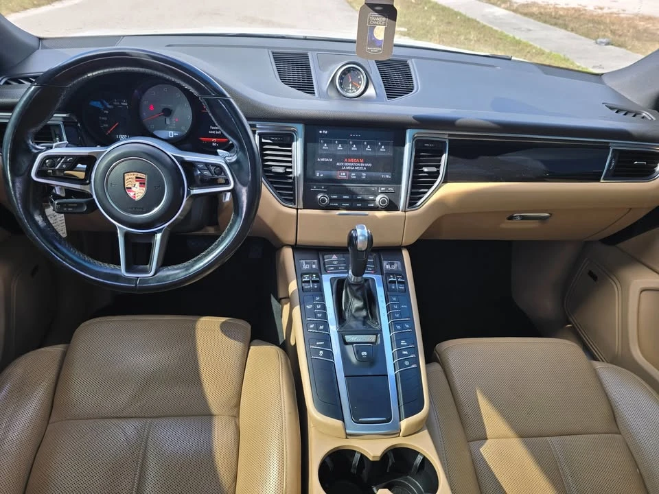 2017 Porsche Macan - Image 10 of 11