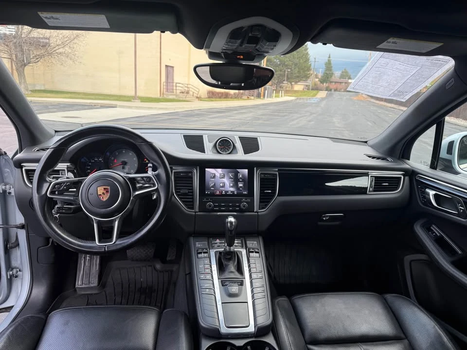 2017 Porsche Macan - Image 12 of 20