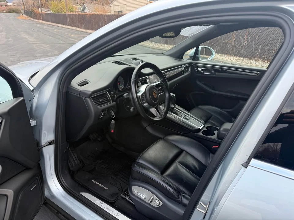 2017 Porsche Macan - Image 10 of 20