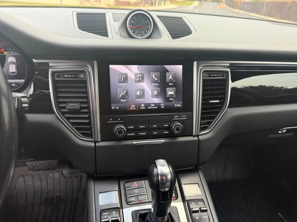 2017 Porsche Macan - Image 13 of 20