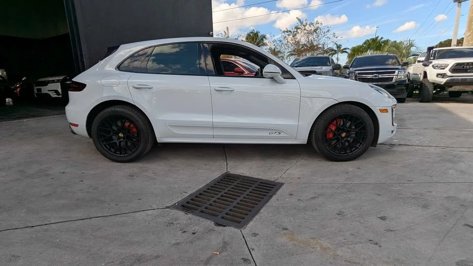 2017 Porsche Macan - Image 4 of 15