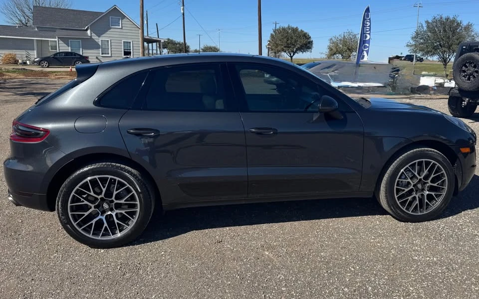 2017 Porsche Macan - Image 7 of 19
