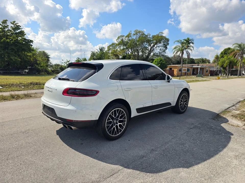 2017 Porsche Macan - Image 5 of 11