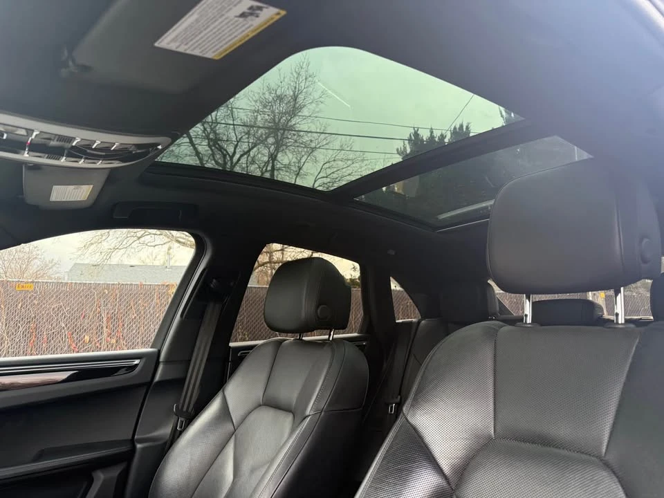 2017 Porsche Macan - Image 17 of 20