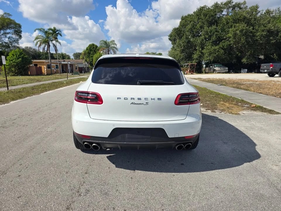 2017 Porsche Macan - Image 6 of 11