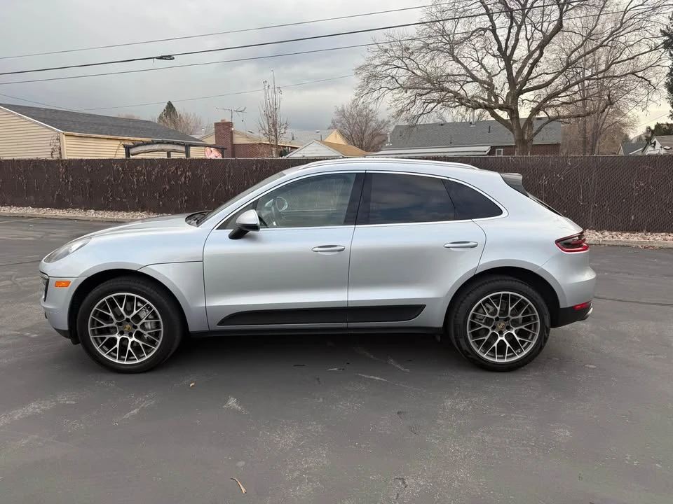 2017 Porsche Macan - Image 2 of 20