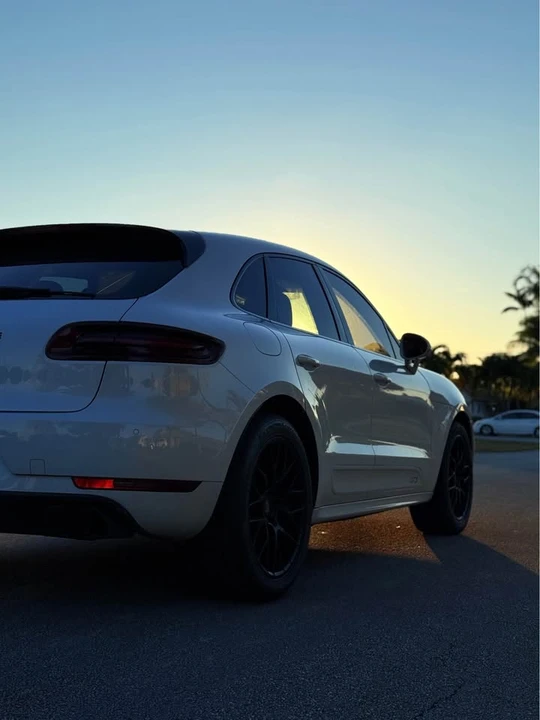 2017 Porsche Macan - Image 4 of 8