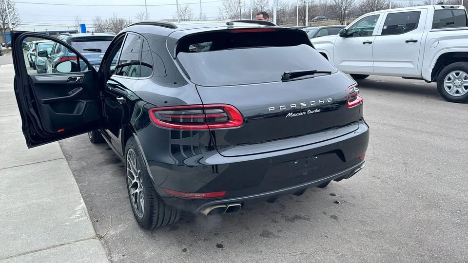 2017 Porsche Macan - Image 2 of 2