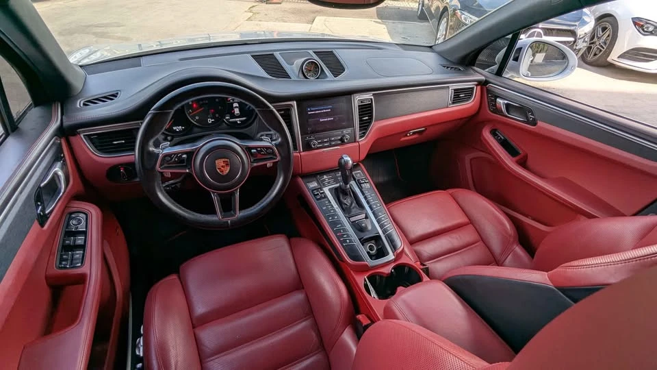 2017 Porsche Macan - Image 8 of 15