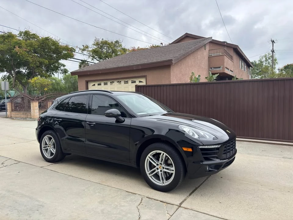 2017 Porsche Macan - Image 10 of 15
