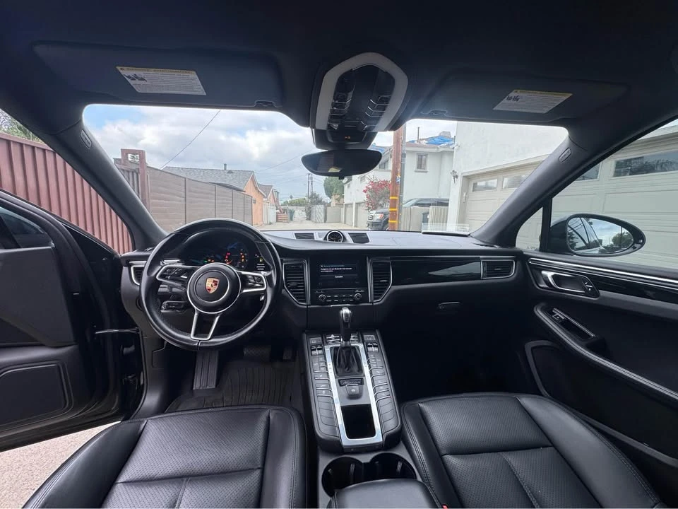 2017 Porsche Macan - Image 2 of 15