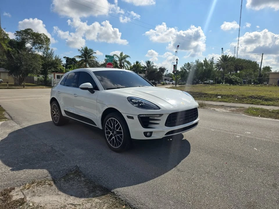 2017 Porsche Macan - Image 3 of 11