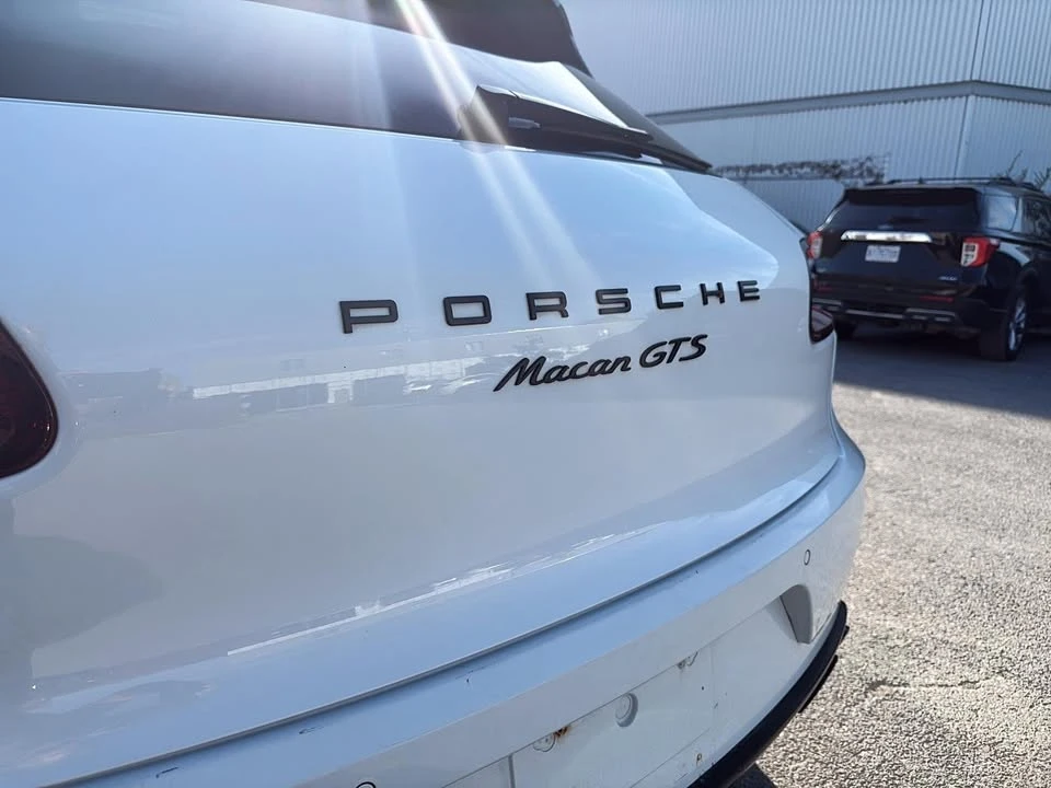 2017 Porsche Macan - Image 14 of 16