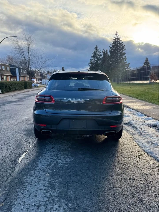 2017 Porsche Macan - Image 5 of 12