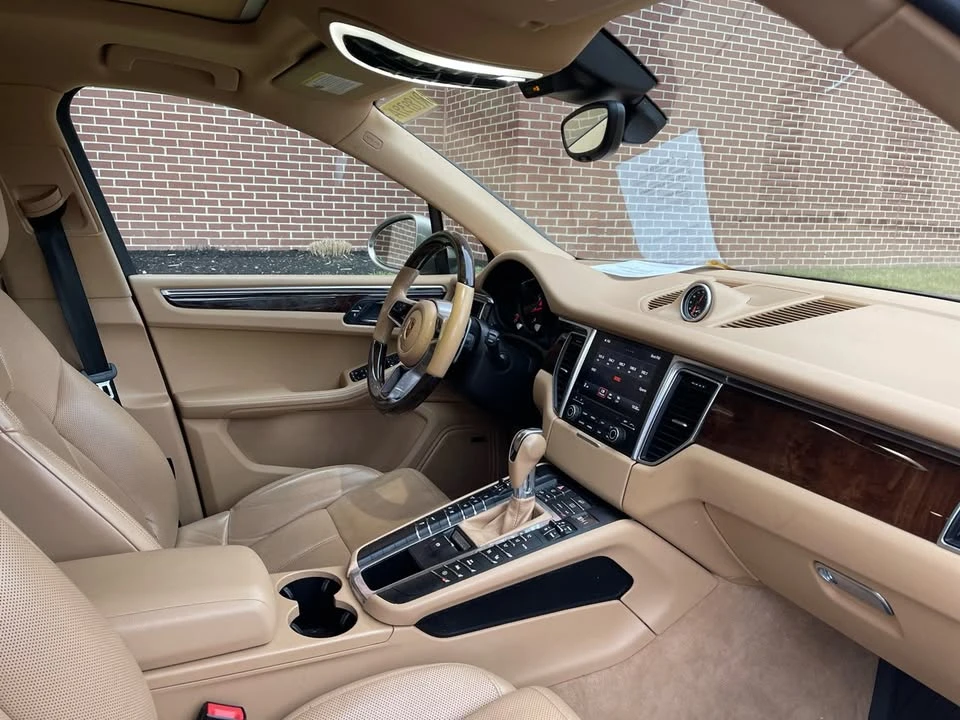 2017 Porsche Macan - Image 14 of 15