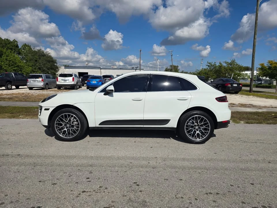 2017 Porsche Macan - Image 8 of 11