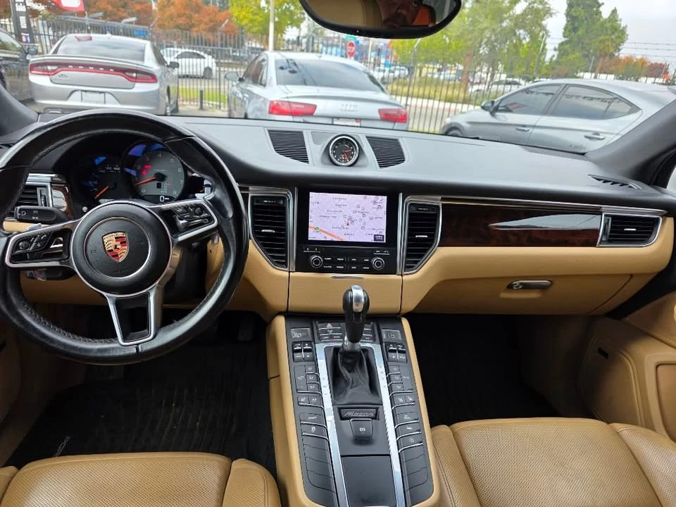 2017 Porsche Macan - Image 11 of 17