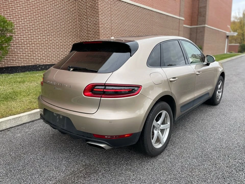 2017 Porsche Macan - Image 6 of 15