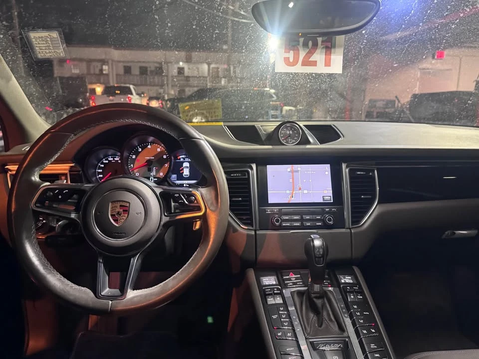 2017 Porsche Macan - Image 11 of 12