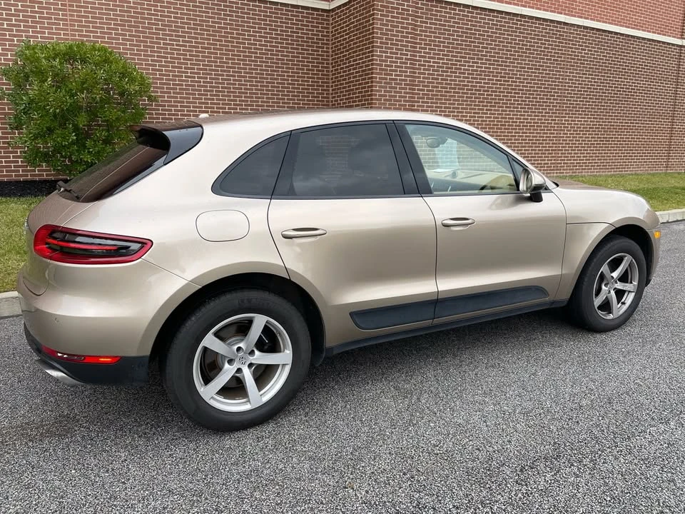 2017 Porsche Macan - Image 7 of 15