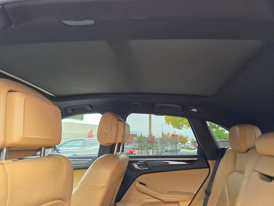 2017 Porsche Macan - Image 12 of 17