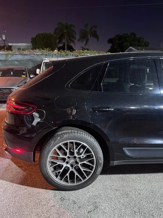 2017 Porsche Macan - Image 6 of 12