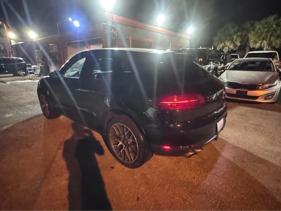 2017 Porsche Macan - Image 5 of 12
