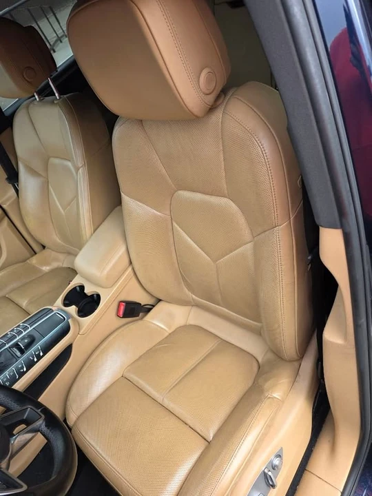 2017 Porsche Macan - Image 13 of 17