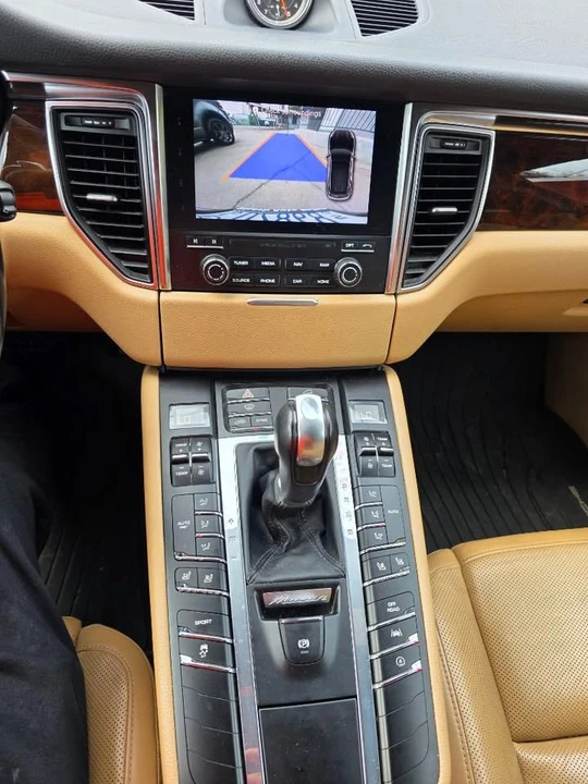 2017 Porsche Macan - Image 17 of 17
