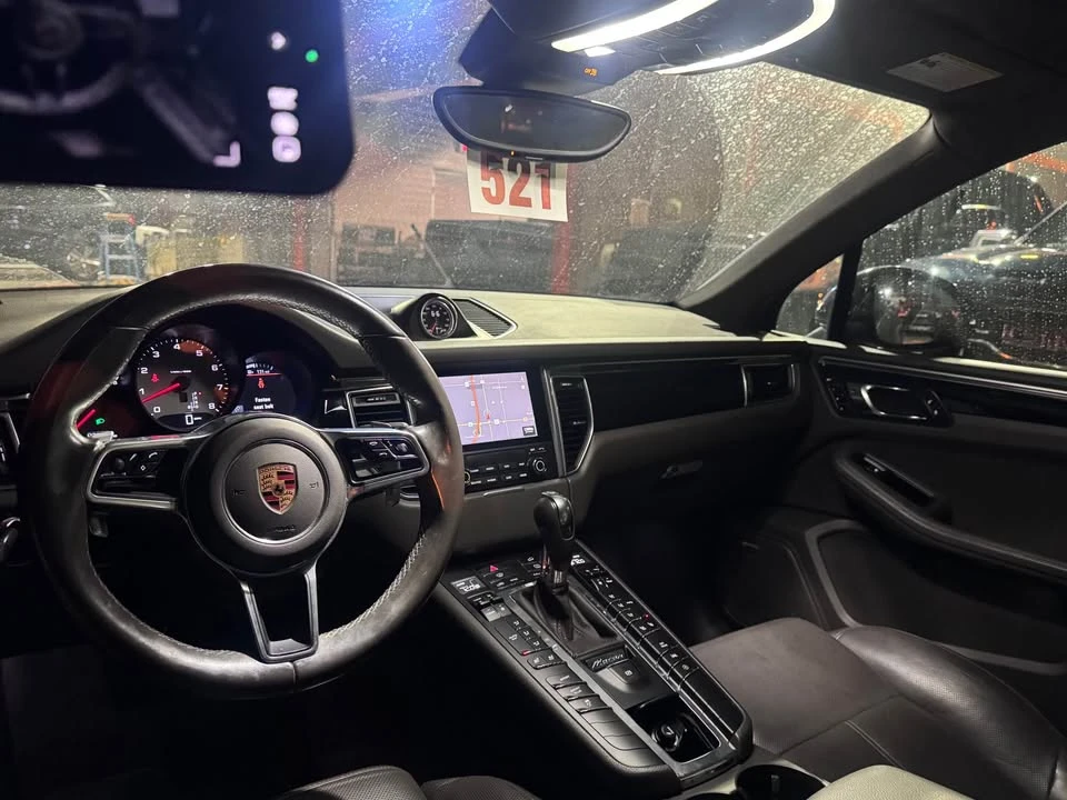 2017 Porsche Macan - Image 10 of 12