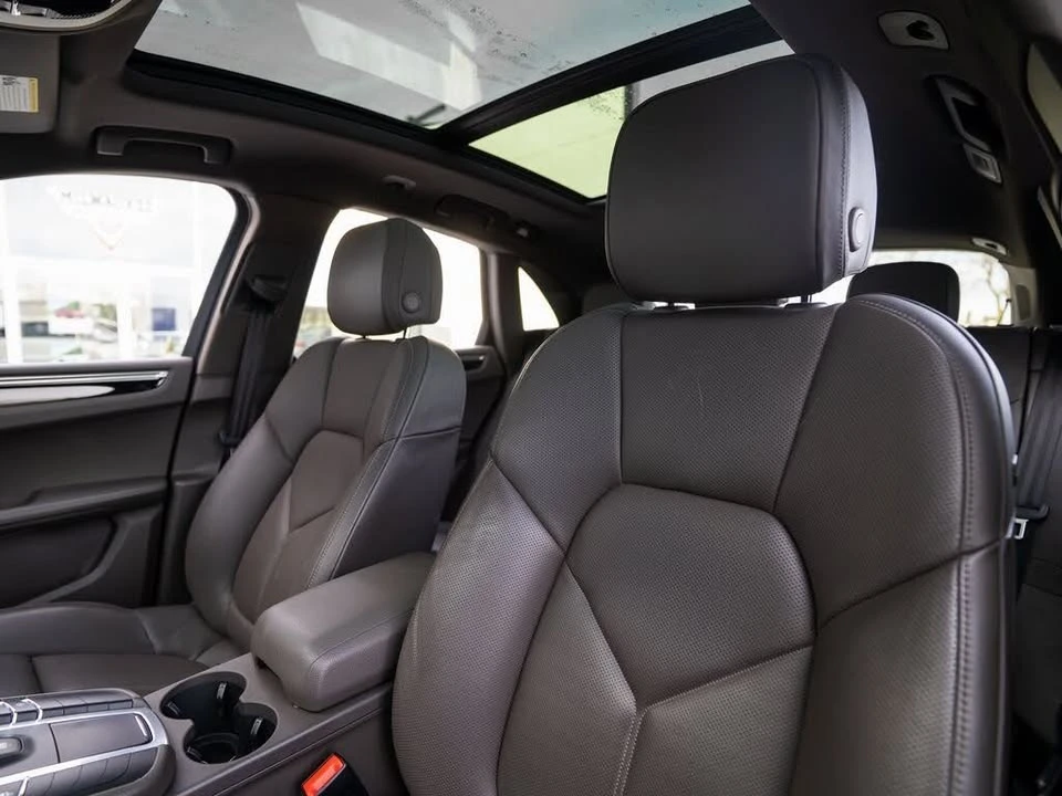 2017 Porsche Macan - Image 8 of 20