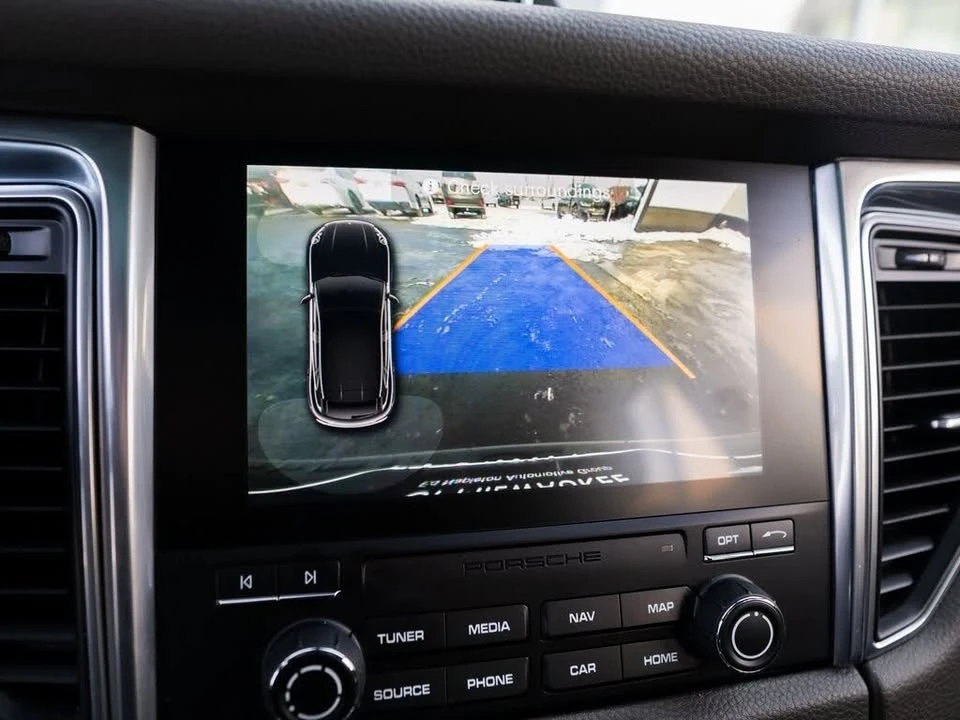 2017 Porsche Macan - Image 15 of 20